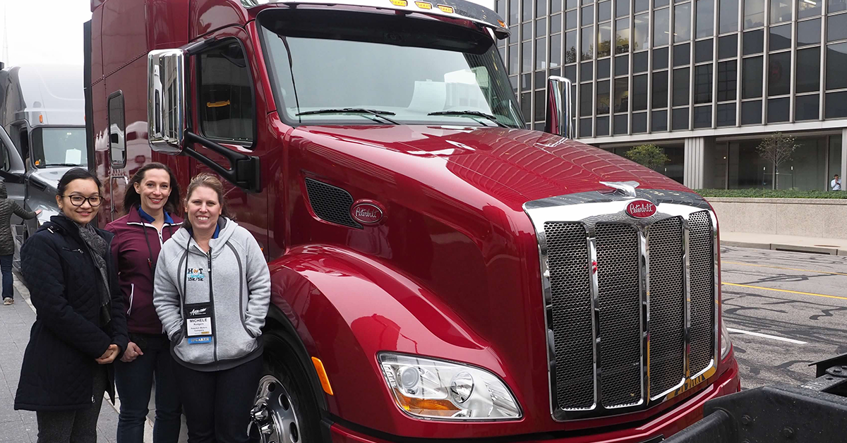 Accelerate-Conference-Attendees-Truck-Tour-Peterbilt-1200x628