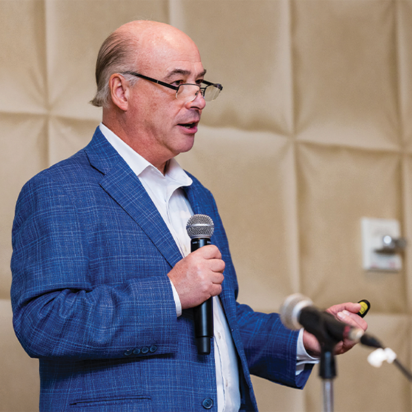 Dan-Murray-Speaking-600x600