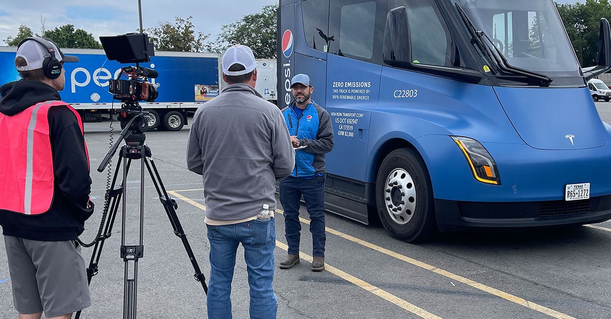 Hernesto-Sandoval-PepsiCo-Tesla-SEMI-1200x628