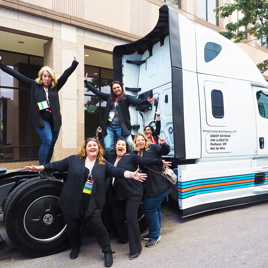 Outside-Truck-Tour-800x800
