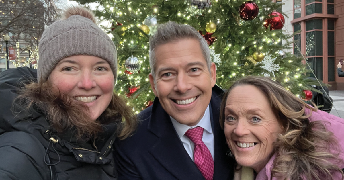 WIT Rolls Into DC With Big Conversations&nbsp;—&nbsp;and a Holiday Tree