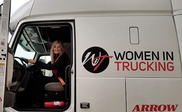 ellen-wit-truck-600